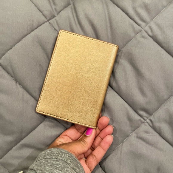 Rose gold passport cover - Picture 4 of 6